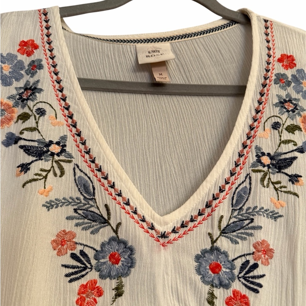 Knox Rose White Embroidered V-Neck Boho Top - Picture 2 of 4